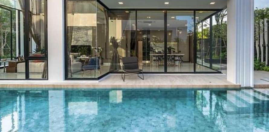 5 bedrooms Villa in Suan Luang, Thailand No. 96078