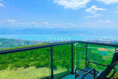 5 dormitorios Apartment en Izmit, Turkey No. 99274