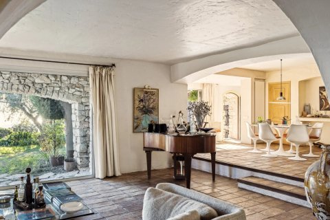 6 bedrooms House in Tourrettes-sur-Loup, France No. 74631 4