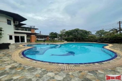 4 bedrooms House in Pattaya, Thailand No. 96610 3