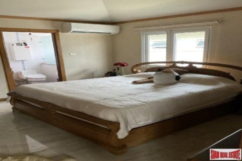 4 bedrooms House in Pattaya, Thailand No. 96610 17