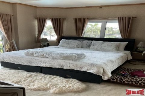 4 bedrooms House in Pattaya, Thailand No. 96610 12