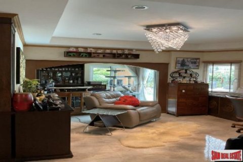 4 bedrooms House in Pattaya, Thailand No. 96610 7