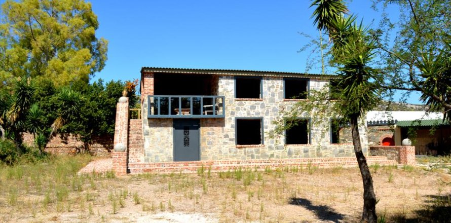 4 bedrooms House in Vari, Greece No. 58501