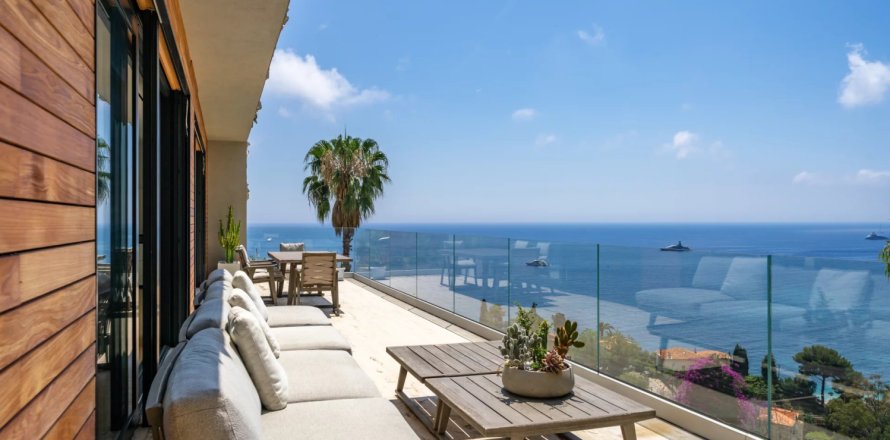 5 bedrooms Villa in Roquebrune-Cap-Martin, France No. 67384