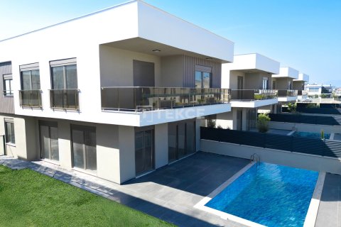 5 dormitorios Villa en Dosemealti, Turkey No. 124080