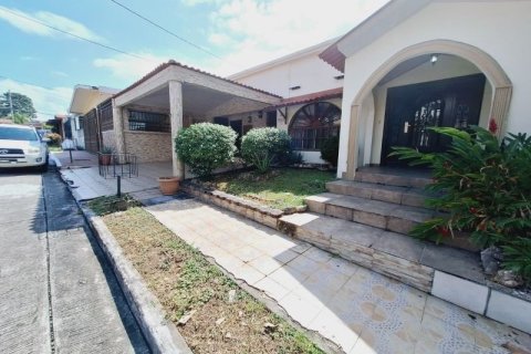 3 bedrooms House in Panama City, Panama No. 83148 4