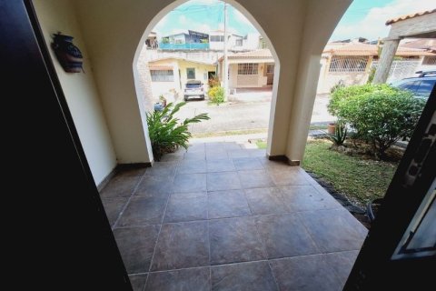 3 bedrooms House in Panama City, Panama No. 83148 12