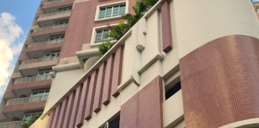 Studio Apartment in Bangkok, Thailand No. 97328