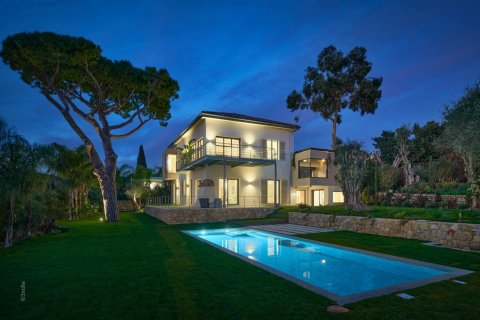 5 dormitorios Villa en Cannes, France No. 69133 1