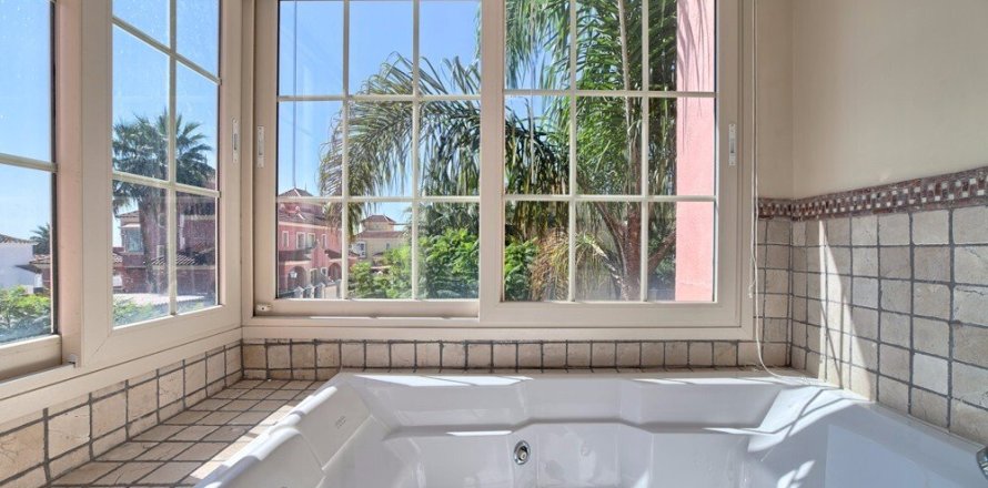 6 dormitorios House en Marbella, Spain No. 25244