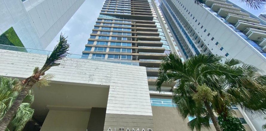 3 bedrooms Apartment in Panama City, Panama No. 112919