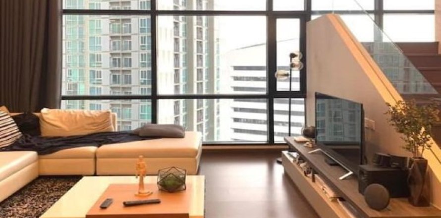 3 bedrooms Apartment in Bangkok, Thailand No. 96146