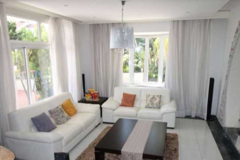 5 bedrooms Villa in Oroklini, Cyprus No. 83496 7