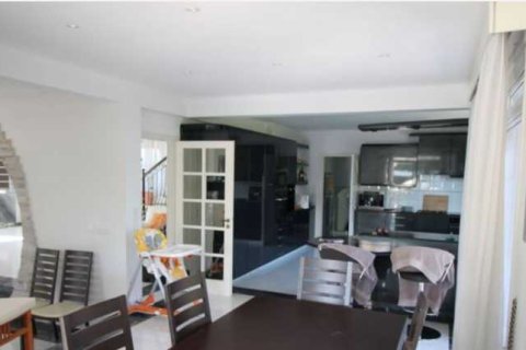 5 bedrooms Villa in Oroklini, Cyprus No. 83496 4