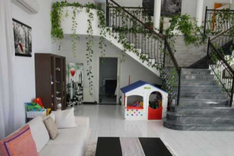 5 bedrooms Villa in Oroklini, Cyprus No. 83496 6