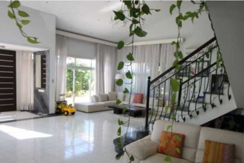 5 bedrooms Villa in Oroklini, Cyprus No. 83496 1