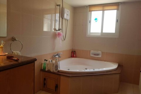 320m² Villa in Limassol, Cyprus No. 105818 4