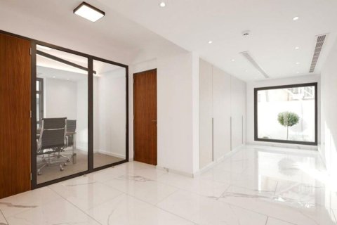 479m² Commercial property in Nicosia, Cyprus No. 106988 9