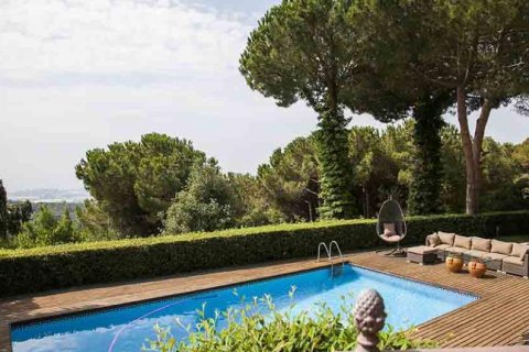 4 bedrooms House in Cabrils, Spain No. 25272