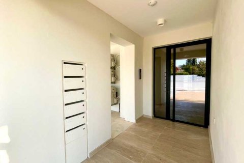 2 bedrooms Apartment in Larnaca, Cyprus No. 83563 8