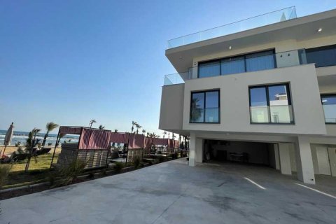 2 bedrooms Apartment in Larnaca, Cyprus No. 83563 3