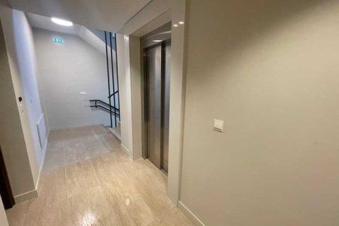 2 bedrooms Apartment in Larnaca, Cyprus No. 83563 9