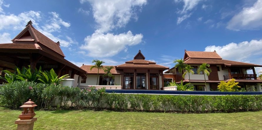 4 bedrooms House in Chiang Mai, Thailand No. 98261