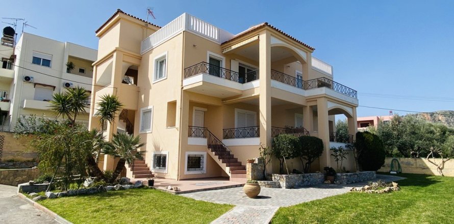 4 bedrooms House in Chania, Greece No. 23867