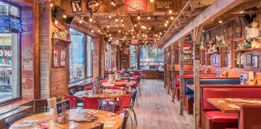 336m² Commercial property en Ciudad Vieja, Spain No. 99081