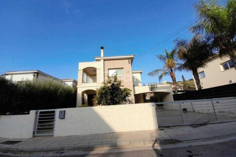 5 bedrooms House in Agios Tychonas, Cyprus No. 31348 1