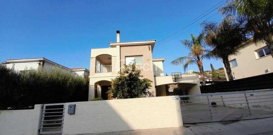 5 bedrooms House in Agios Tychonas, Cyprus No. 31348