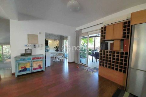 5 bedrooms House in Agios Tychonas, Cyprus No. 31348 8