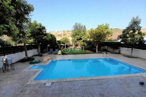 5 bedrooms House in Agios Tychonas, Cyprus No. 31348 4