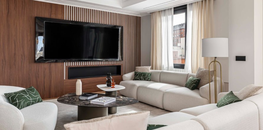 3 bedrooms Apartment in Madrid, Spain No. 89978