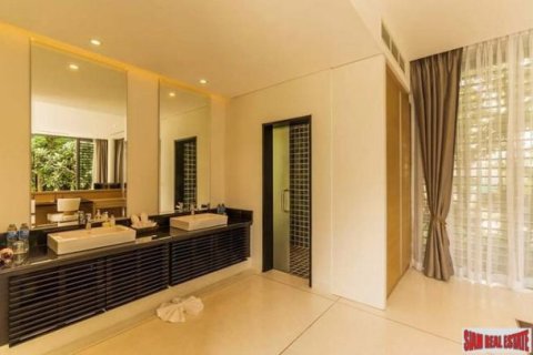 5 bedrooms Villa in Phuket, Thailand No. 95663 10