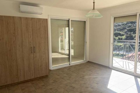 Дом с 4 спальнями в Агиос Тихонас, Кипр №81325 10