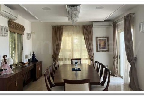 5 bedrooms Villa in Agios Tychonas, Cyprus No. 31313 6