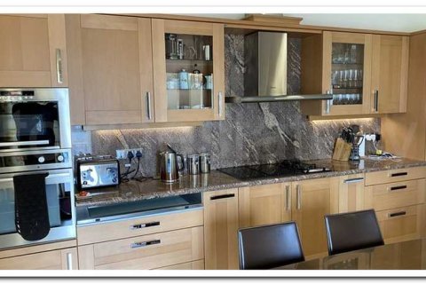 5 bedrooms Villa in Agios Tychonas, Cyprus No. 31313 11