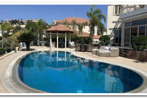 5 bedrooms Villa in Agios Tychonas, Cyprus No. 31313 12