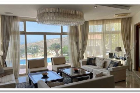 5 bedrooms Villa in Agios Tychonas, Cyprus No. 31313 7
