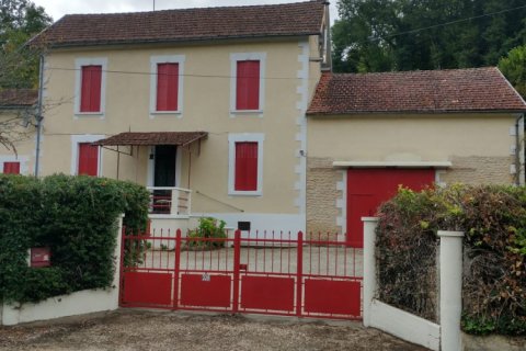 5 bedrooms Villa in Saint-Germain-du-Salembre, France No. 69453 5