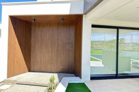 4 bedrooms House in Pernera, Cyprus No. 101242 7