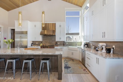 4 bedrooms House in Eagle, USA No. 104571 9