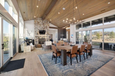 4 bedrooms House in Eagle, USA No. 104571 4