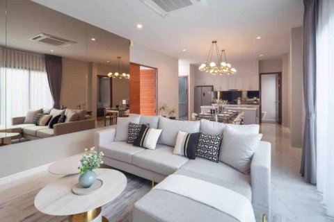 4 bedrooms House in Chiang Mai, Thailand No. 98221 11