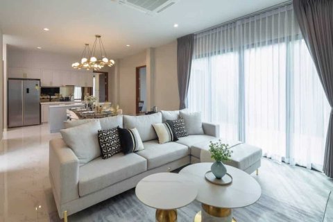 4 bedrooms House in Chiang Mai, Thailand No. 98221 12