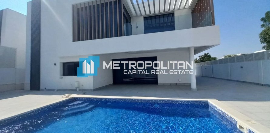 5 bedrooms Villa on the Yas Island, UAE No. 121012
