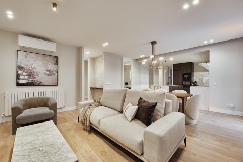 3 bedrooms Villa in Madrid, Spain No. 126134 1