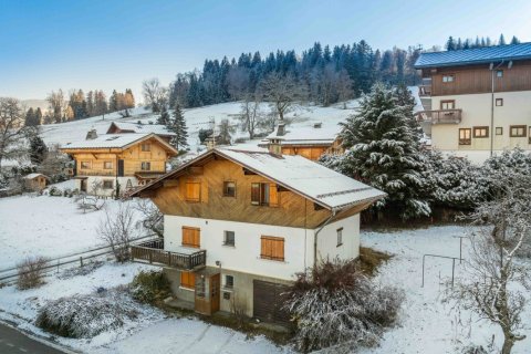 4 bedrooms House in Combloux, France No. 100022 2